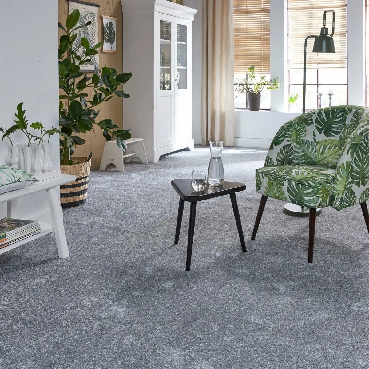 Alfombra en rollo gris residencial — LiBali Querétaro